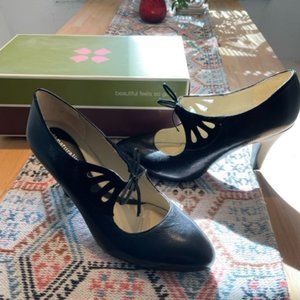 Naturalizer Black Vintage Style Heels Size 8.5